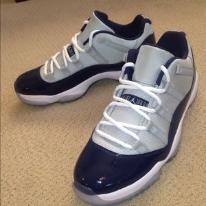 Air Jordan 11 low top Georgetown